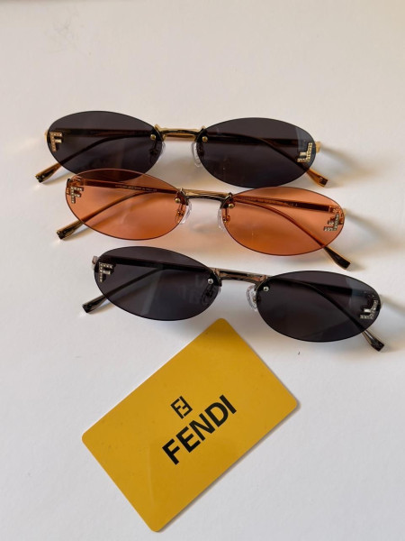 Fendi FE 4075US First Crystal Gray